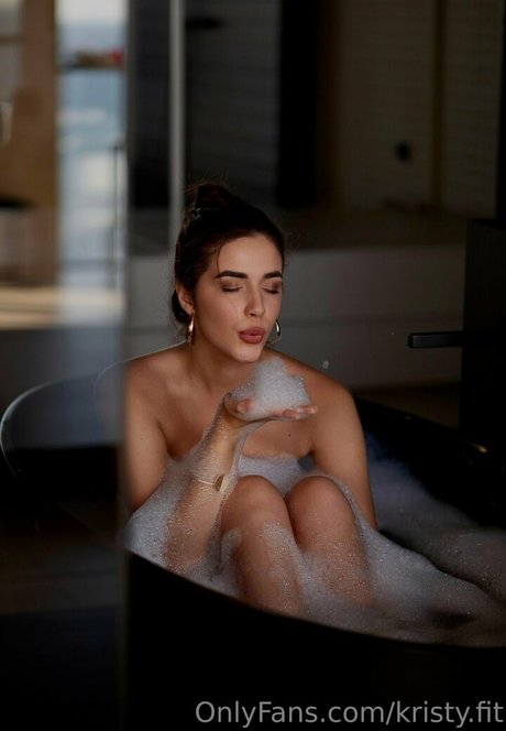 kristy fit onlyfans boobs