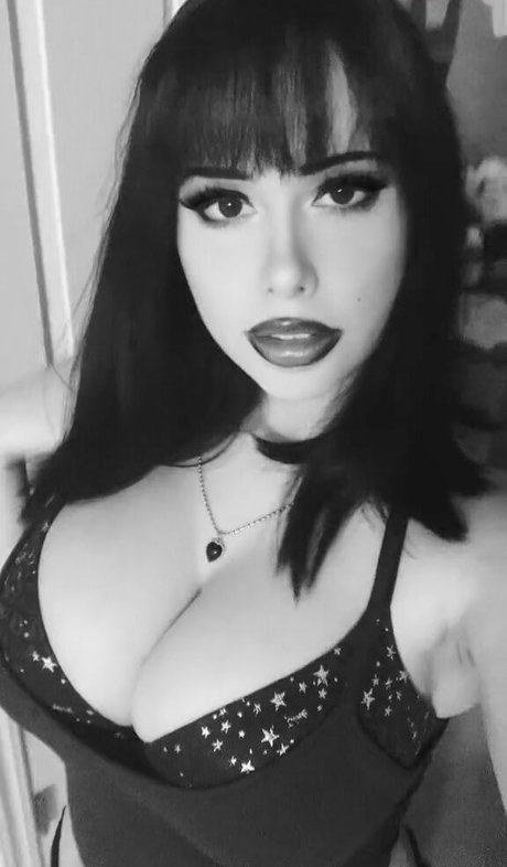 mariana labruja boobs onlyfans