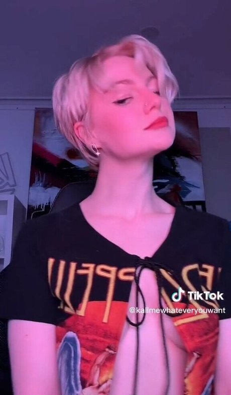 KallMeKris onlyfans photo