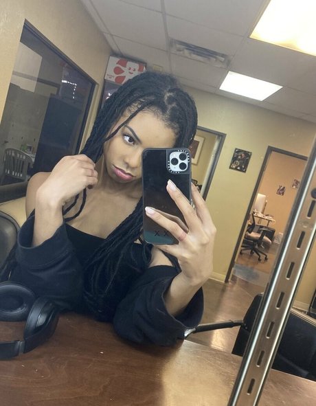 thekiranoir nudes only fans