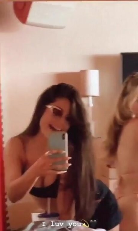 Brec Bassinger desnuda onlyfans