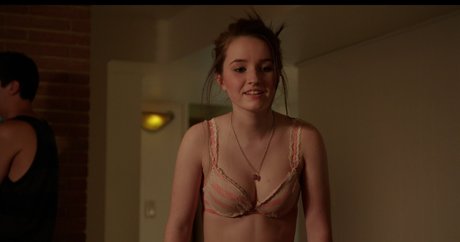 Kaitlyn Dever nude onlyfans leaks