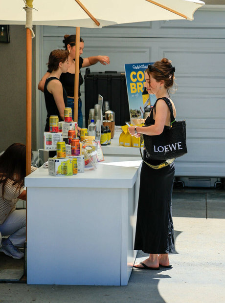 Kaitlyn Dever leaked onlyfans