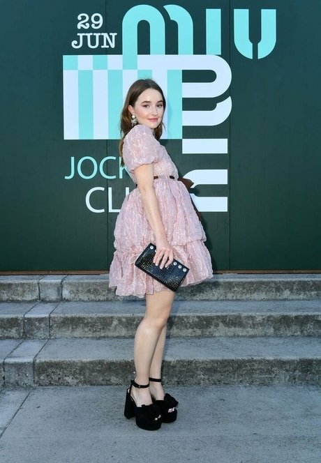 Kaitlyn Dever Profile pic