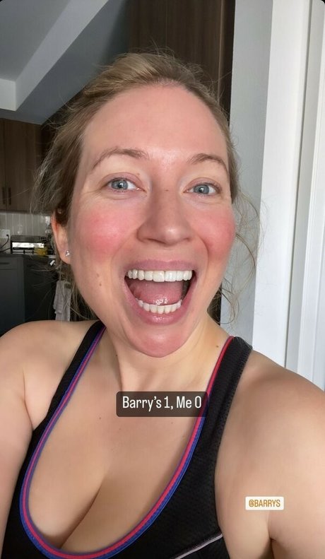 Sarah Cruddas onlyfans sex tape