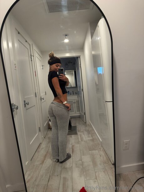 emiiixox onlyfans archive