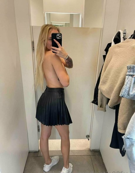 kristinevans01 naked onlyfans leak