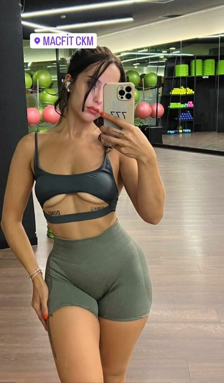 gizemsavagex onlyfans naked pics