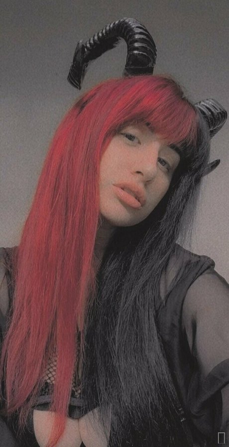 poppycarmine onlyfans nude leaked