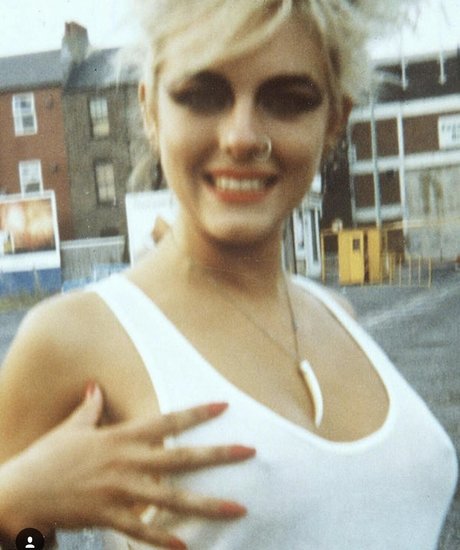 Elizabeth Hurley onlyfans.