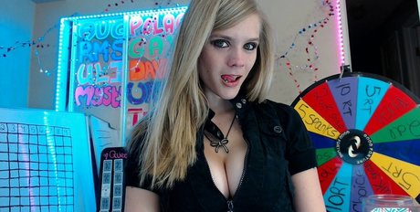 Candie CaneMFC onlyfans public photos