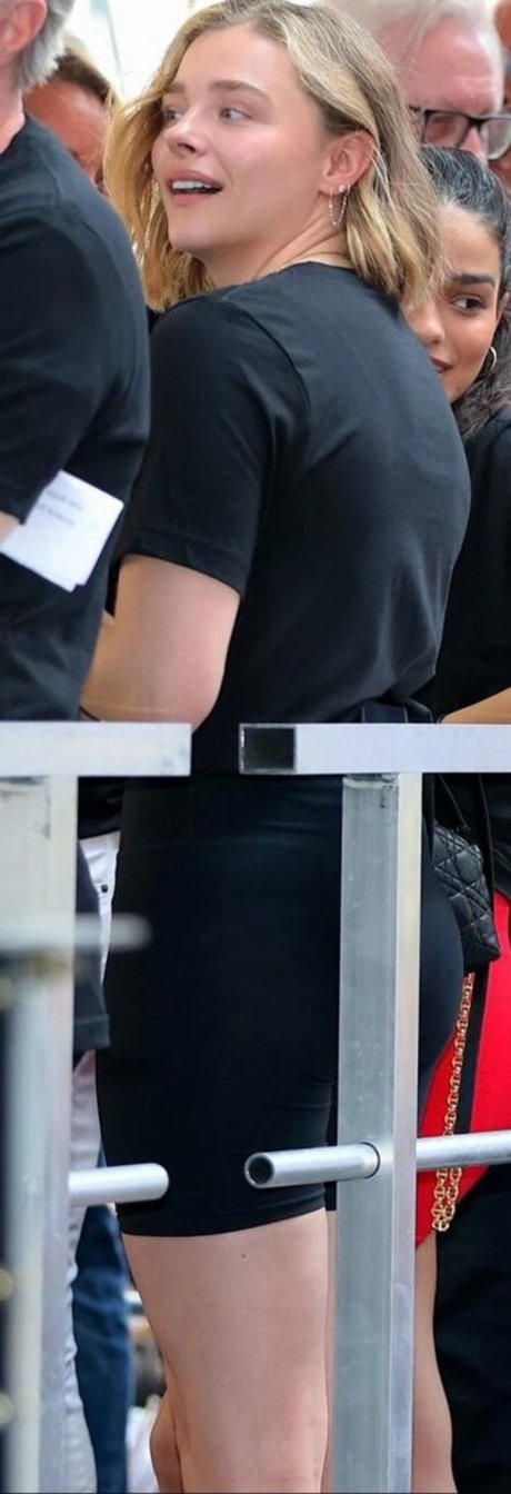 Chloe Grace Moretz nude onlyfans pics