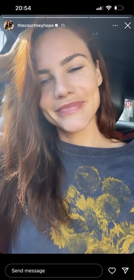 Courtney Hope onlyfans strip