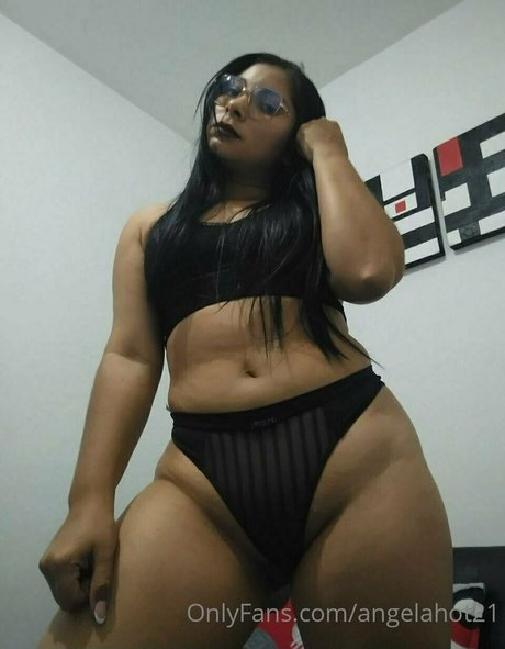 angelahot21 naked onlyfans leaks