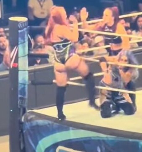 Isla Dawn onlyfans leakes