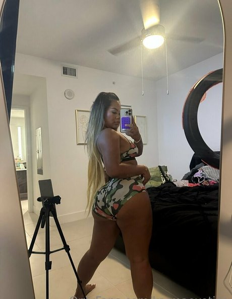 Tonti Thampitak Profile pic