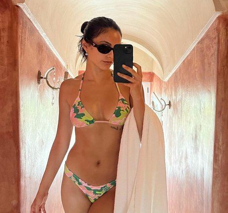 Camila Mendes onlyfans porno