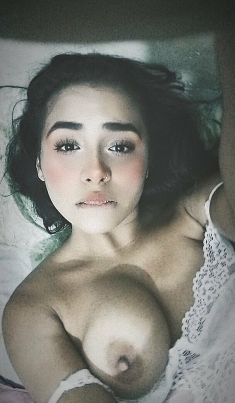 yiyisweetcousin onlyfans leaked