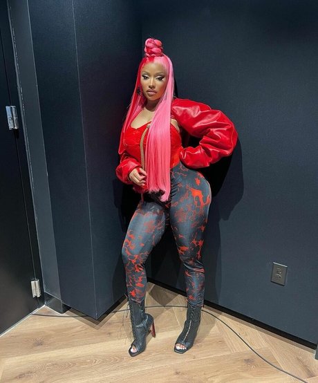 Nicki Minaj onlyfans images