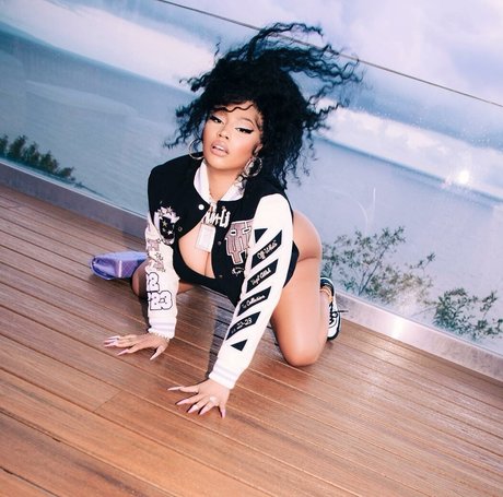 Nicki Minaj nudes onlyfans leaks