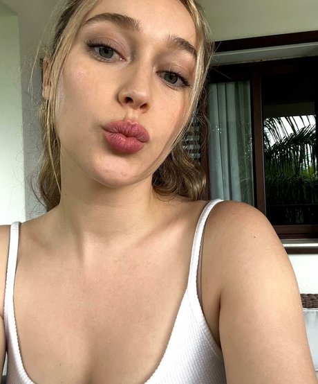 Alycia Debnam Carey onlyfans free content
