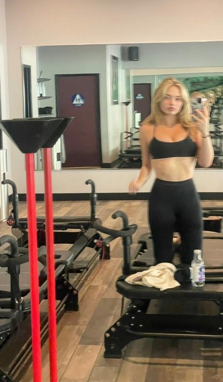 Natalie Alyn Lind onlyfans nude pics