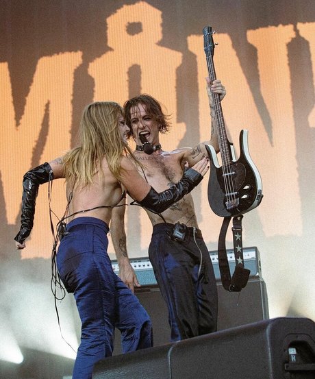 Victoria De Angelis leaked onlyfans naked