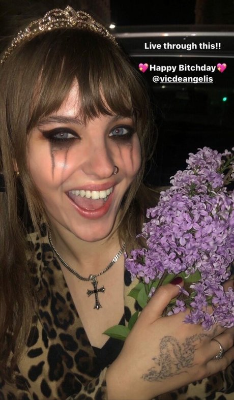 Victoria De Angelis onlyfans free porn