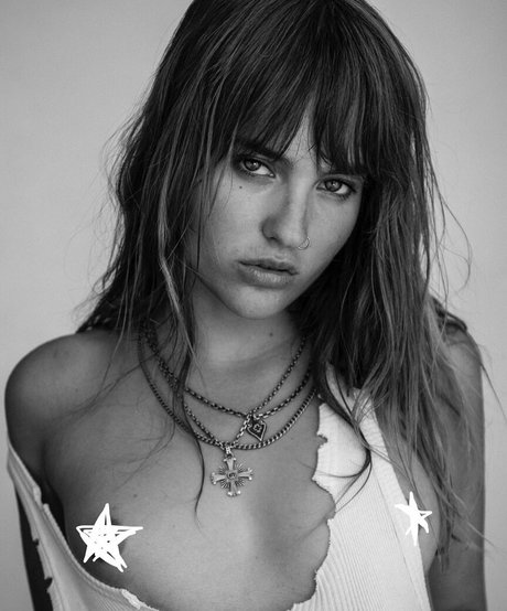 Victoria De Angelis onlyfans pics