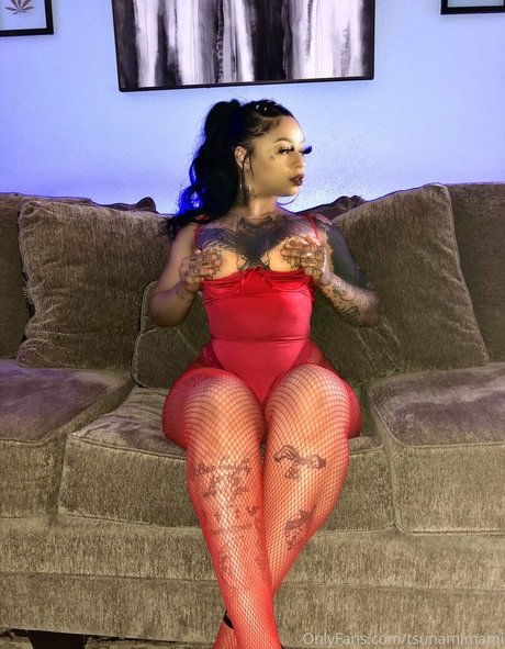 tsunamimami leak only fans