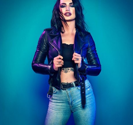 Saraya Bevis only fans naked