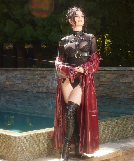 Saraya Bevis onlyfans leaks