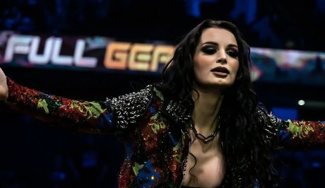 Saraya Bevis topless onlyfans