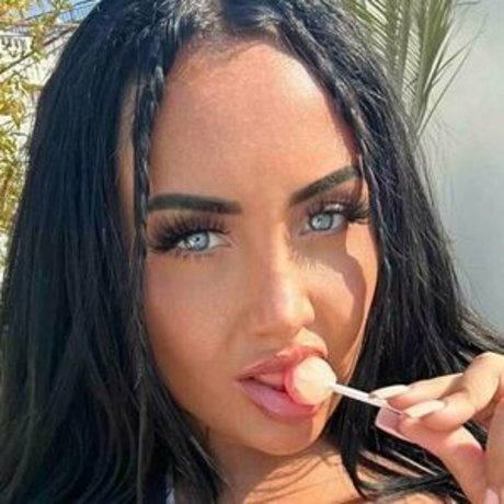 brunettebabiii onlyfans picture