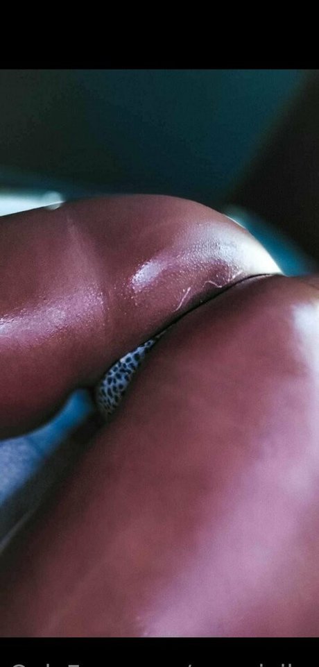 mo vivike onlyfans x