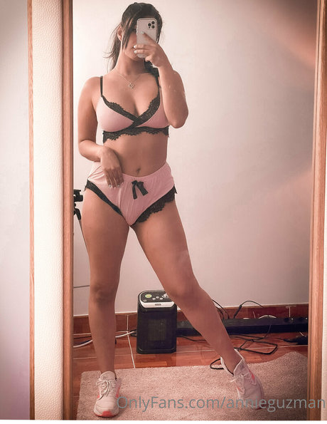 annieguzman onlyfans leaked free