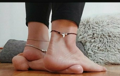 sandy small feet onlyfans lean