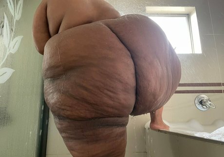 South African Thick onlyfans lean