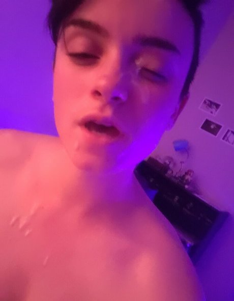 lucylawrence onlyfans model