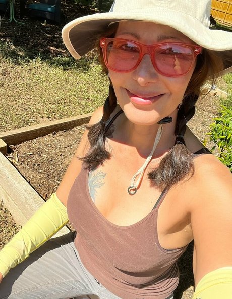 Thezoeyholloway topless onlyfans