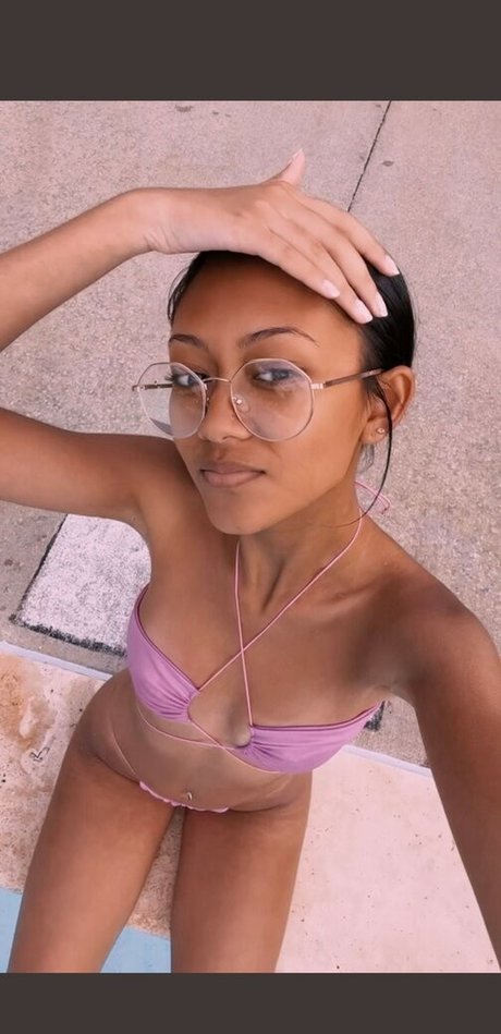 Moliney Mao nude onlyfans