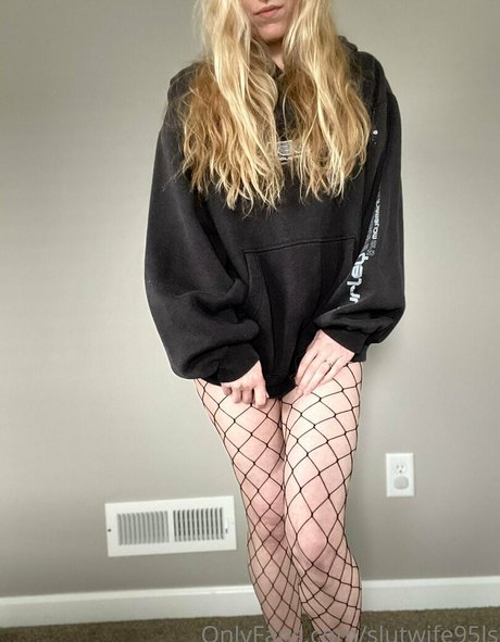 slutwife95ls onlyfans nude porn