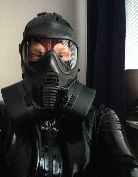 latex alien onlyfans lesk