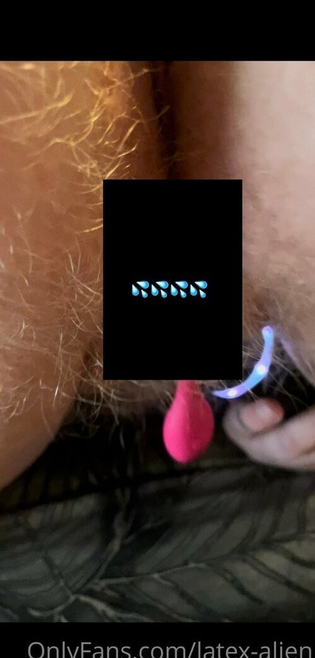 latex alien onlyfans model photos