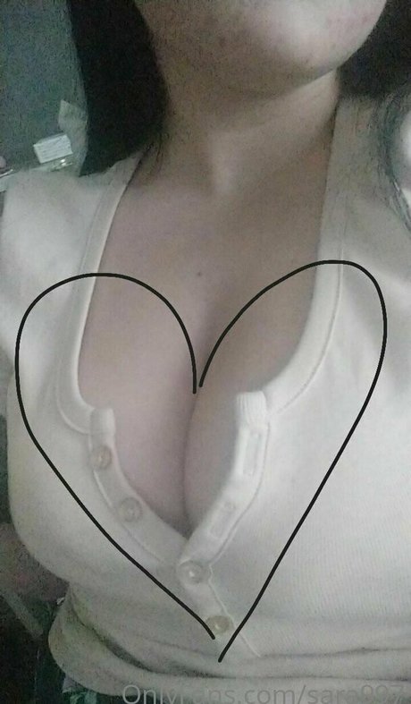 sara997 onlyfans model photo