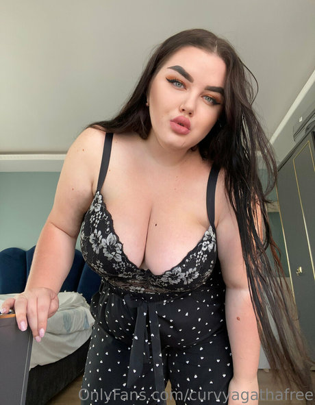 curvyagathafree onlyfans nide