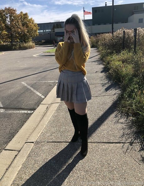 meggybunnyfree onlyfans public photos