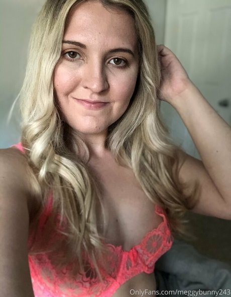 meggybunnyfree onlyfans model