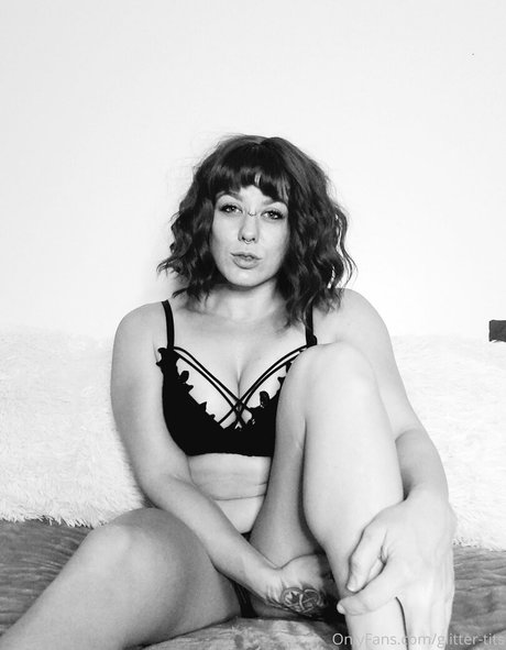 glitter tits nude leaks onlyfans