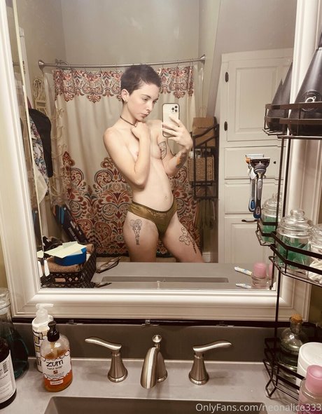 neonalice333 onlyfans porn leak